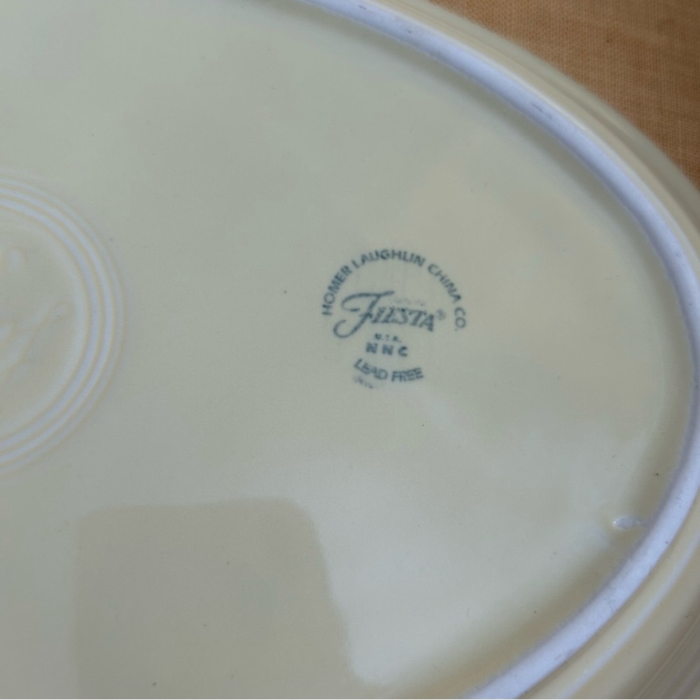 Fiesta Light Yellow Platter Fiestaware oval - Picture 4 of 7